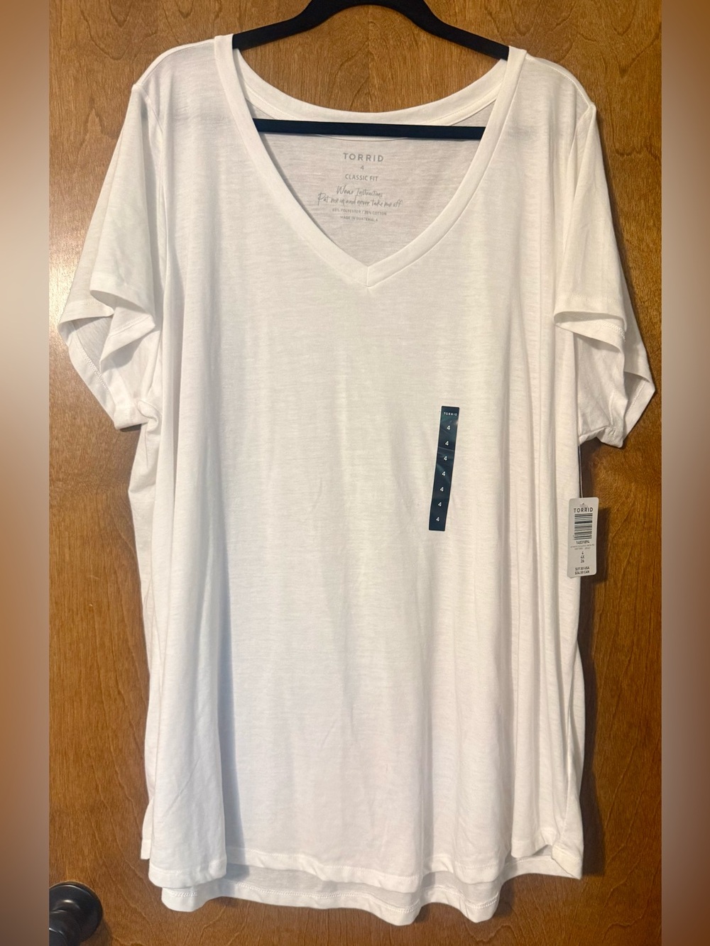 torrid White Short-Sleeve V-Neck Tee